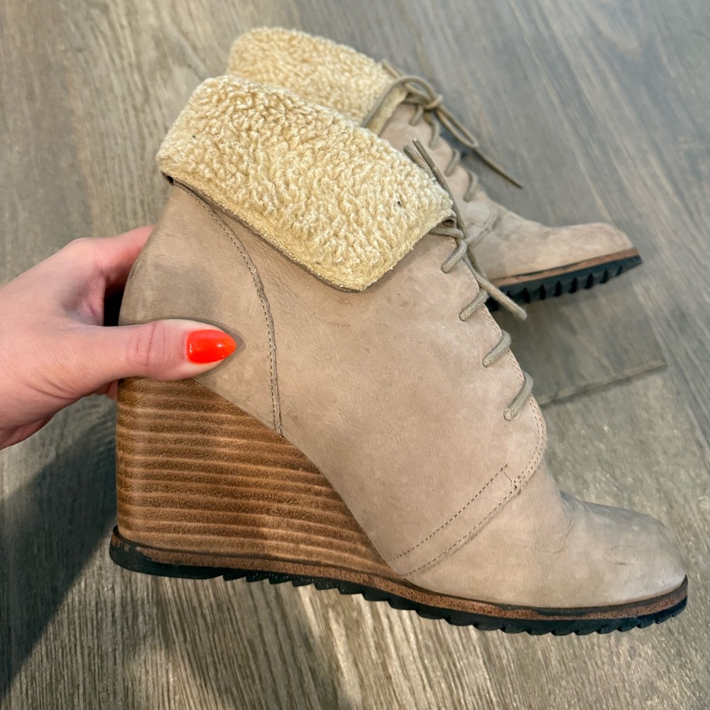 Women's Tan Wedge Ankle Boots
